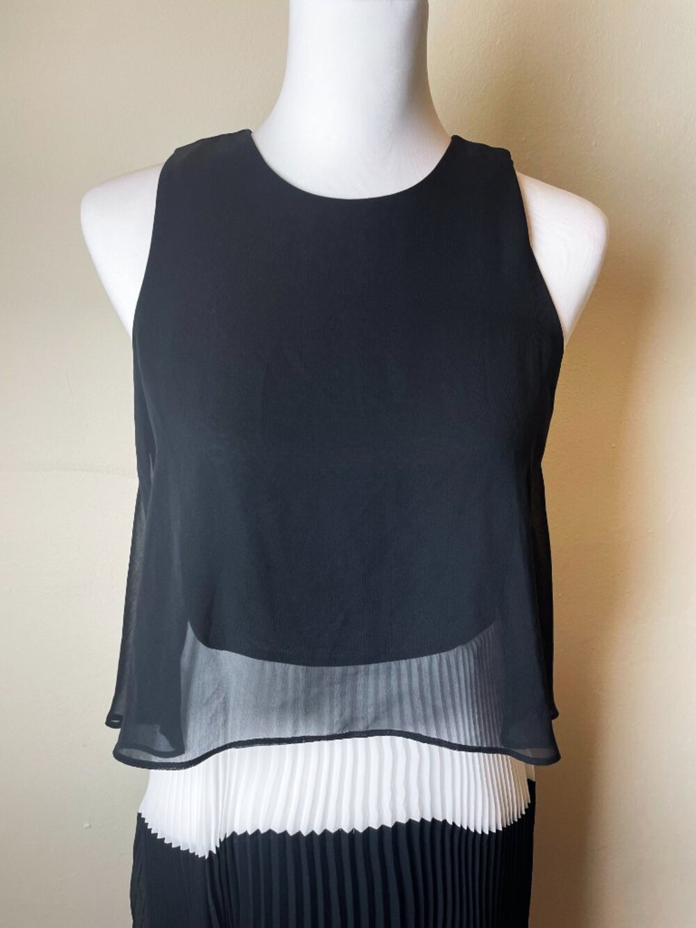 Calvin Klein Colorblock Black & White Pleated Popover Midi Dress Size 4 NWT - Picture 2 of 10